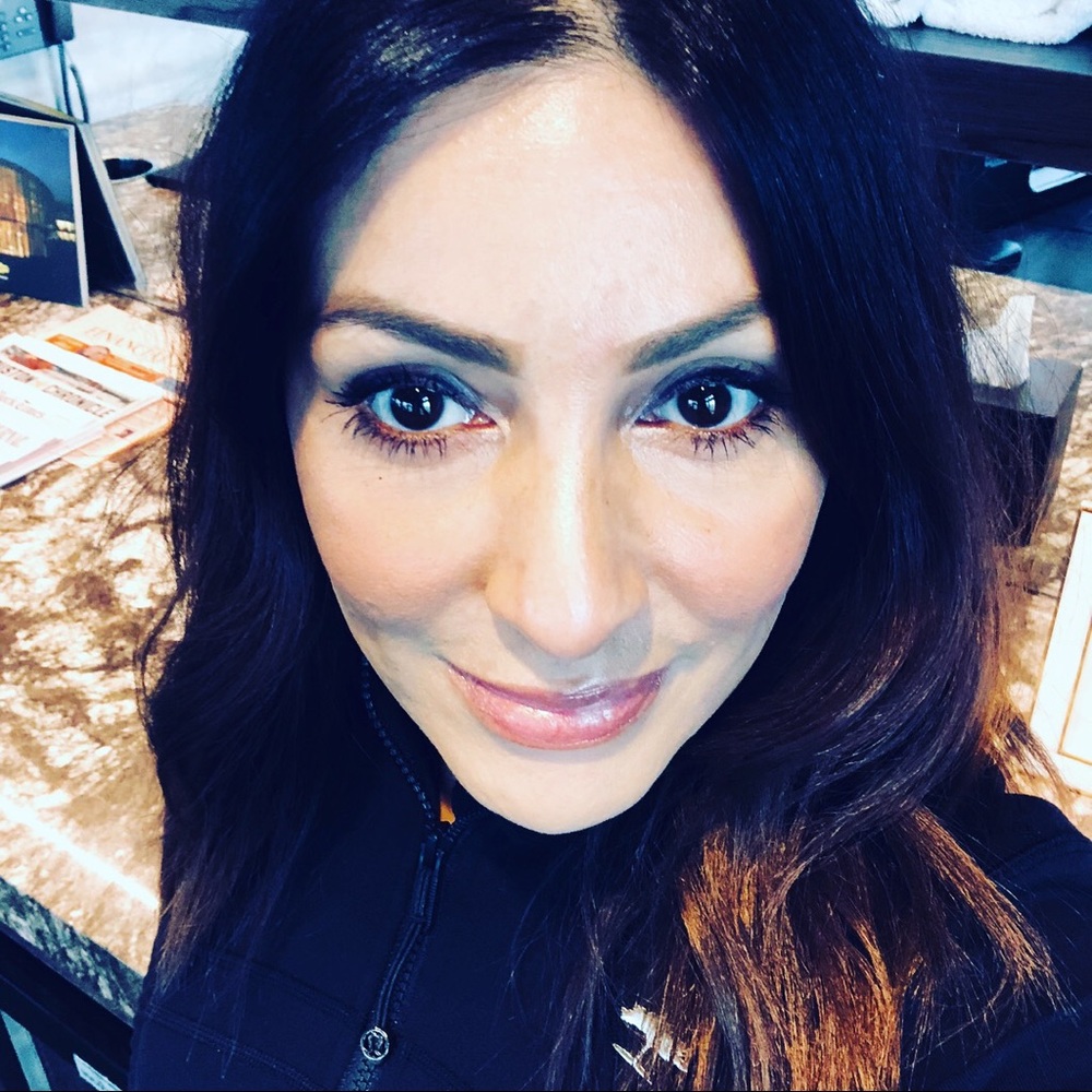 Meet your Posher, Yolva